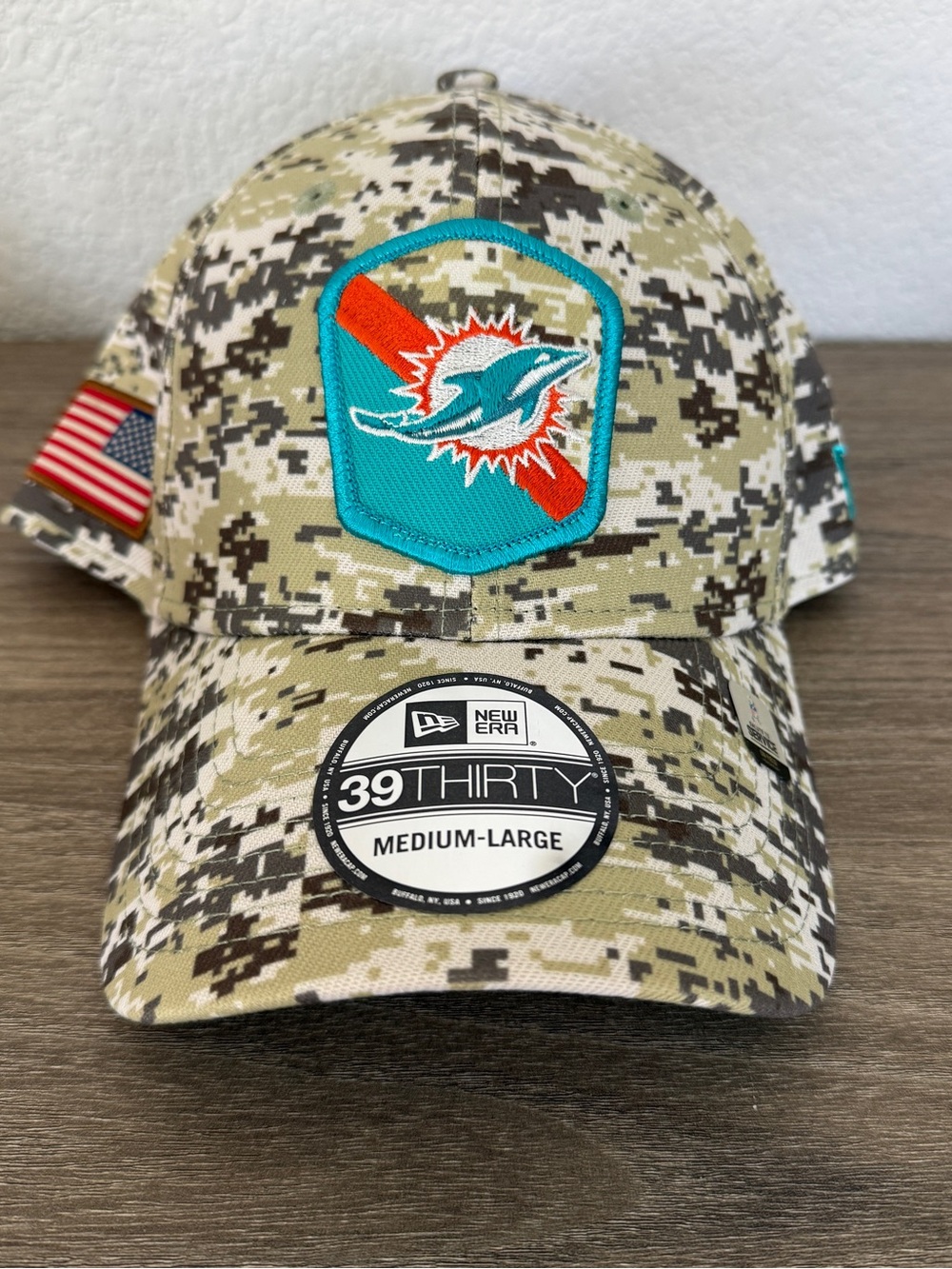 New Era Miami Dolphins 2023 Salute to Service Camo 39THIRTY Hat M/L NWT